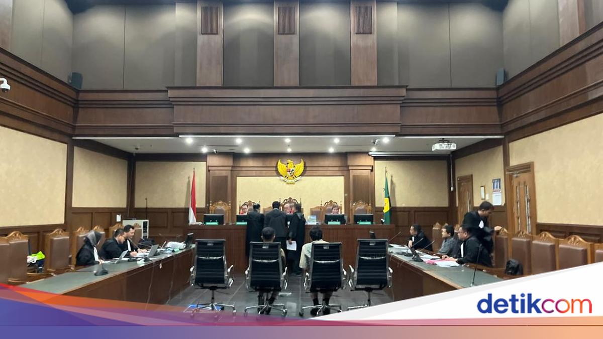 Ocoy's Testimony Regarding SGD-Filled Envelopes from Cargo Boss for Customs Defendant