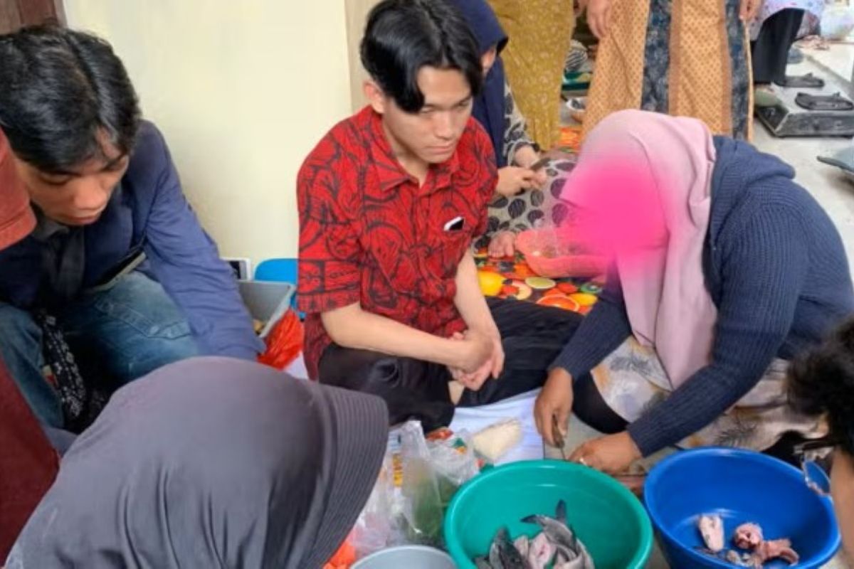 IPB Team Equips Former Sukabumi Migrant Workers with Catfish Cultivation Downstreaming Skills