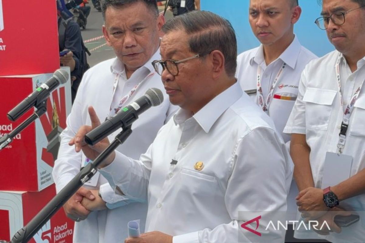 Pram Explains Reasons for Requesting Danantara's Support for Jakarta LRT Development