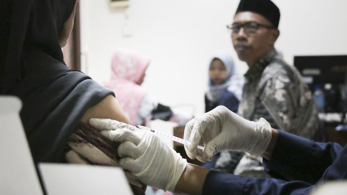 Influenza Cases Surge in Surabaya, Pediatric Wards at Hospitals Full