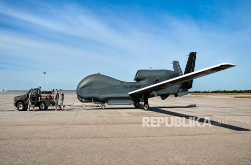 US Autonomous Combat Drones Set to Fly Alongside F-35