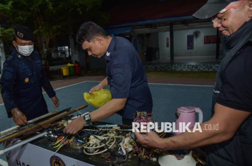 Joint Officers Conduct Raid on Residential Blocks at Palu Class IIA Prison