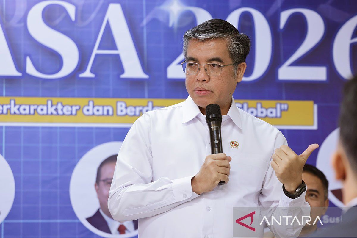 Labour Minister: Students must master technical competence and human skills