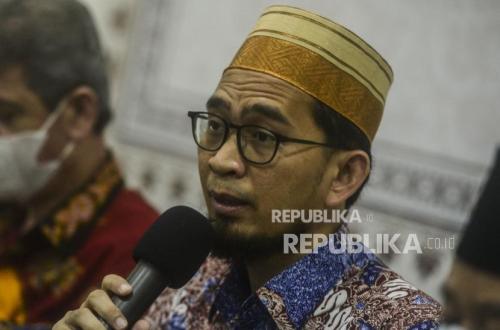 Amidst Ongoing Disasters, Ustadz Adi Hidayat Calls for National Repentance