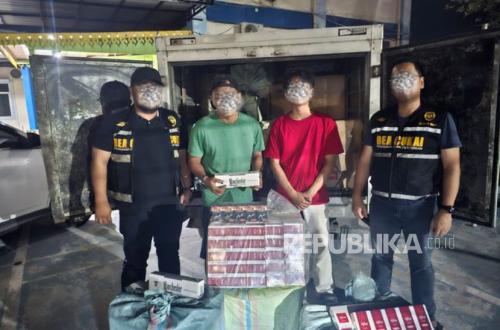 Teluk Nibung Customs Seizes 448,400 Illegal Cigarettes