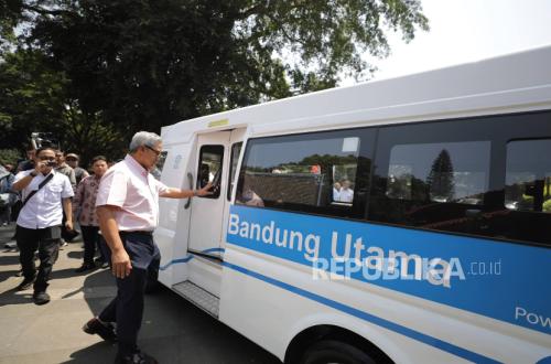 Bandung's Main Public Minibuses to Serve as Gateway to Blockchain-Based Digital Economic Ecosystem
