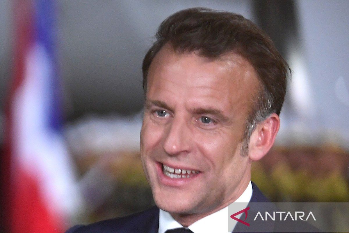 Macron directs government to tackle fuel crisis
