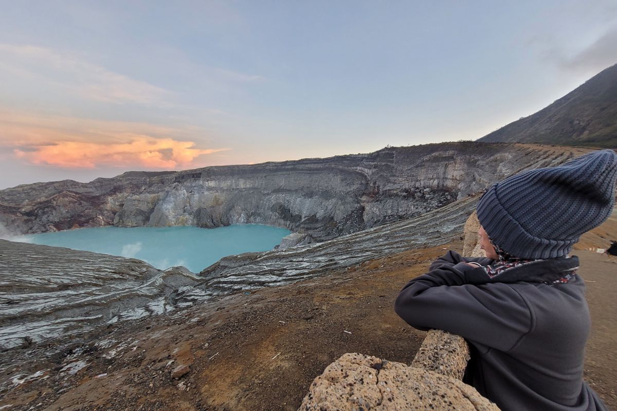 Ijen Crater Nature Tourism Remains Closed Despite Forest Fires Extinguished