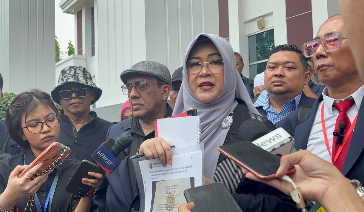 Dr Tifa Claims Only Examined Digital Objects, Not Jokowi's Original Diploma