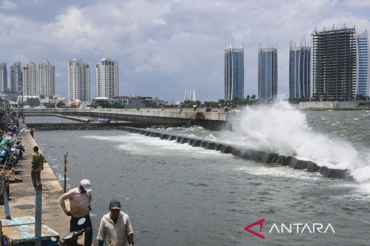 Pramono: Desalination can be implemented if 'Giant Sea Wall' is constructed