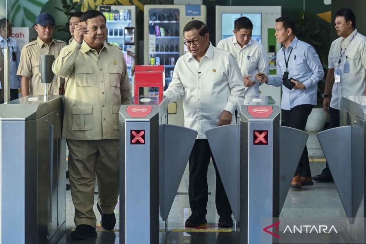 Pramono orders Transjakarta and Mikrotrans to serve 11 Jakarta LRT stations