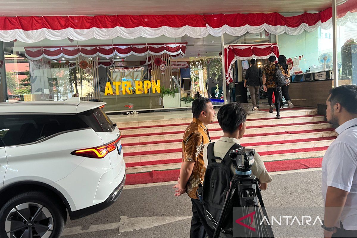 ATR/BPN Office Operates Normally Amid KPK Search