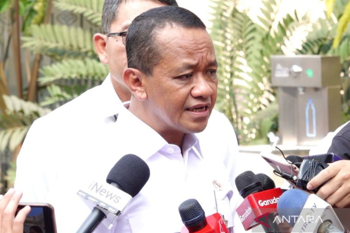 Bahlil: Fuel Scarcity in Makassar Has Been Resolved