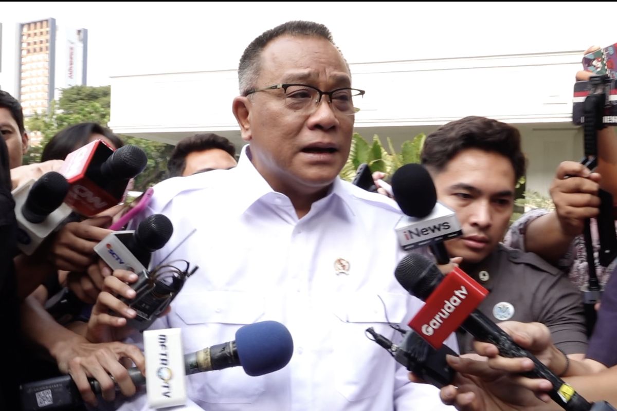 Environment Minister ensures landfill fire management is proceeding well