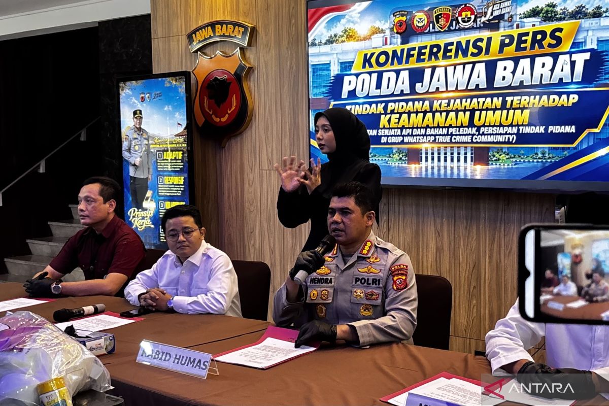 West Java Regional Police Apprehend Youth Involved in Manufacturing Firearms and Explosives
