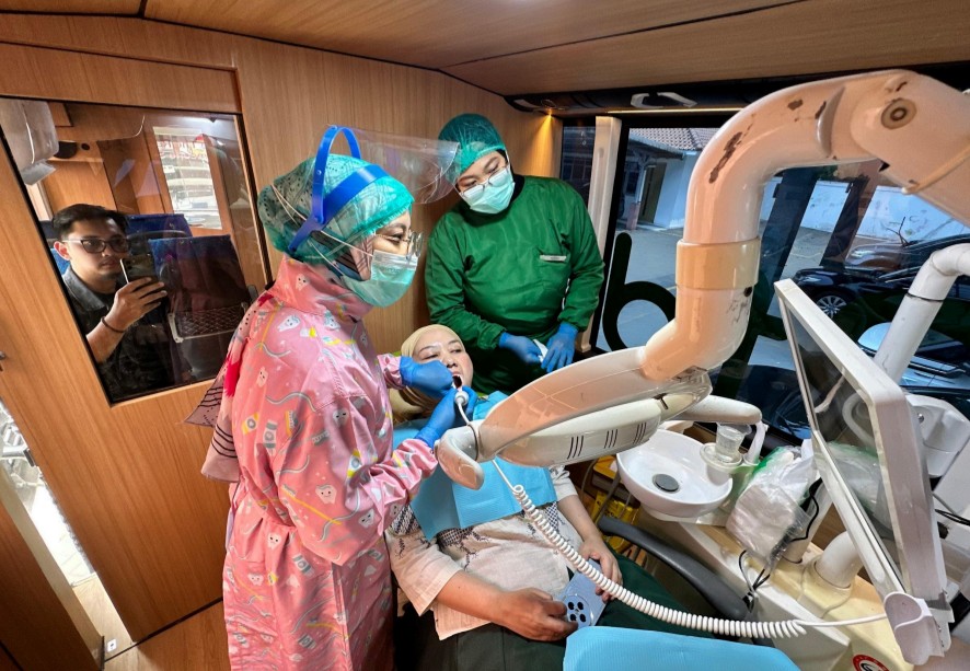 FDC Smile Bus Brings AI-Based Dental Services Closer to Employees