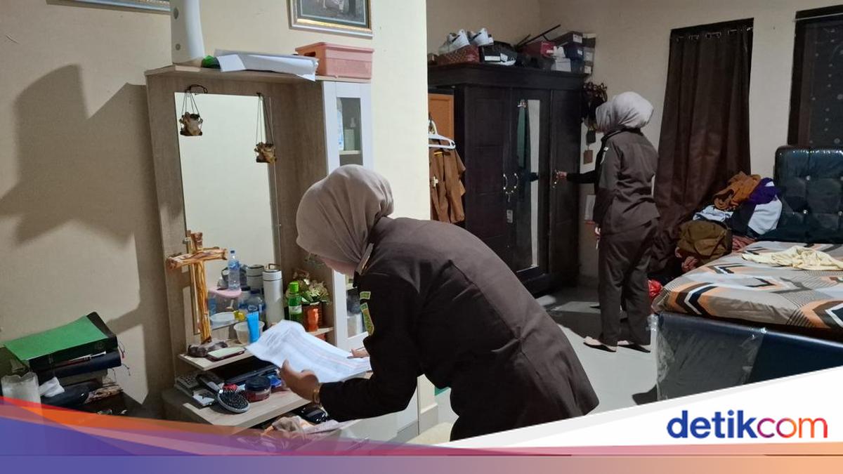 Prosecutors Seize Documents During Raid on Former Kupang Regent's Brother's House