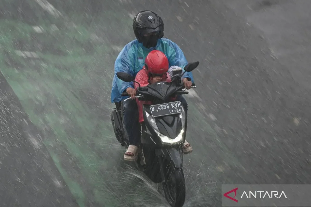 BMKG Forecasts Rain Across Several Regions on Friday