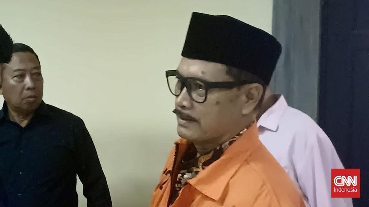 Inactive Madiun Mayor Maidi Faces 7-Year Prison Sentence in Gratification Case