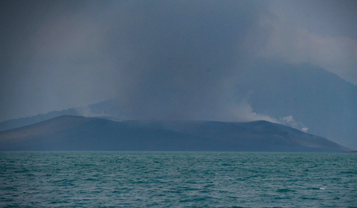 Anak Krakatau Ash Can Spread Far Depending on Eruption Height and Wind