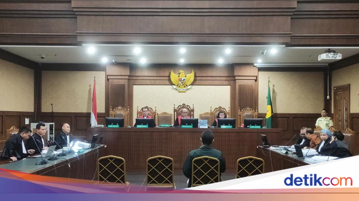 Faizal Assegaf Outburst in Customs Trial: Judge Responds, 'What Do You Want? To Burn My House Down?'