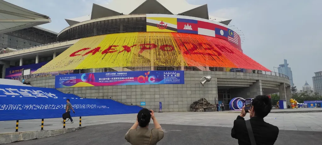 China Seeks Deeper Integration with ASEAN via CAFTA 3.0