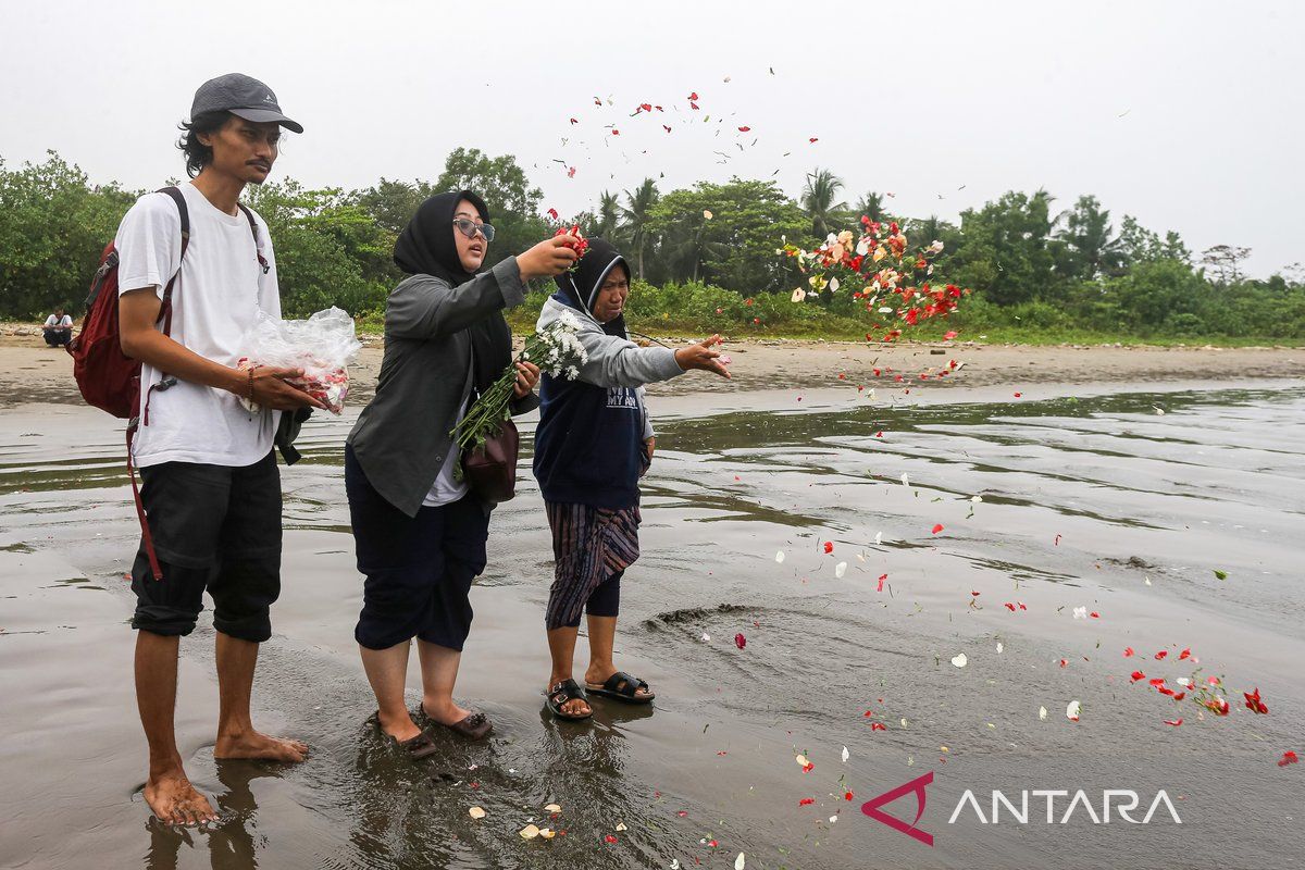Russian Ambassador Expresses Sympathy for Missing ANTARA Photographer