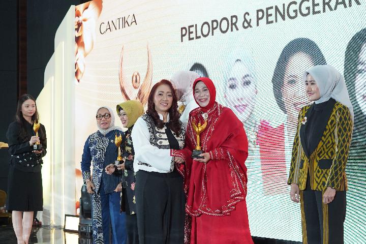 Mayor of Banda Aceh Receives Award for Environmental Preservation and Sustainability