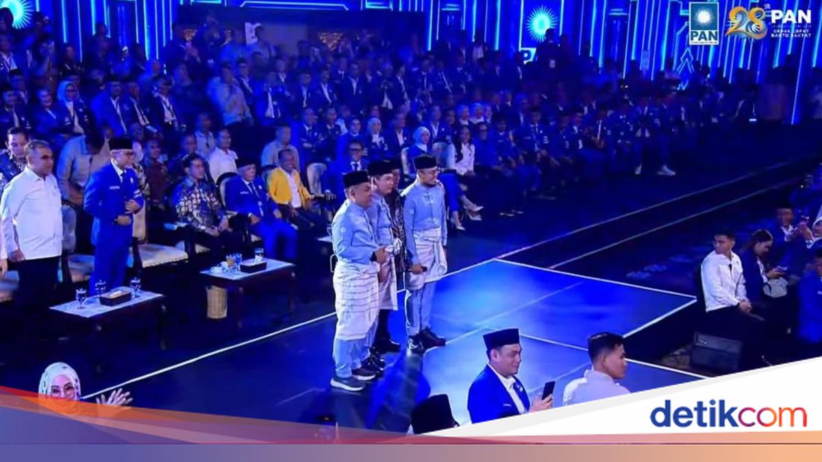 Prabowo Invites Performers for Photo and Expresses Appreciation at PAN 28th Anniversary