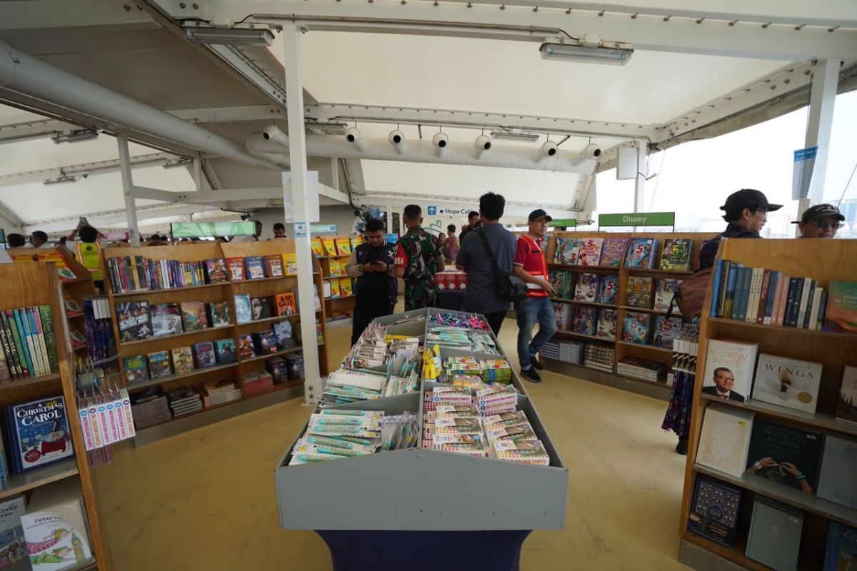MV Doulos Hope Ship Delays Library Operations