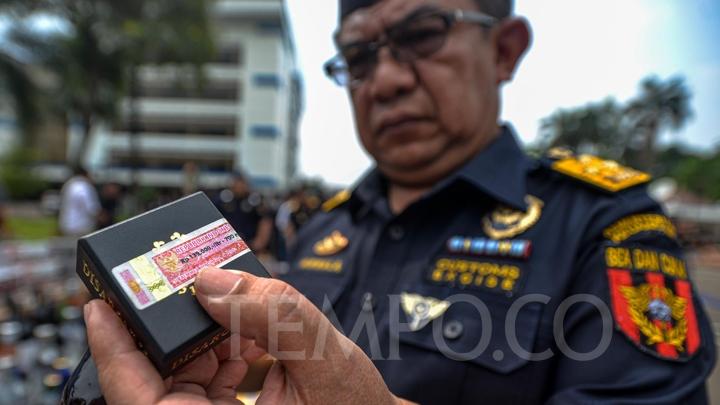 The Trade of Counterfeit Excise Stamps