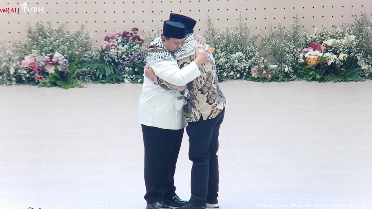 Emotions Run High as Prabowo Embraces Palestinian Ambassador