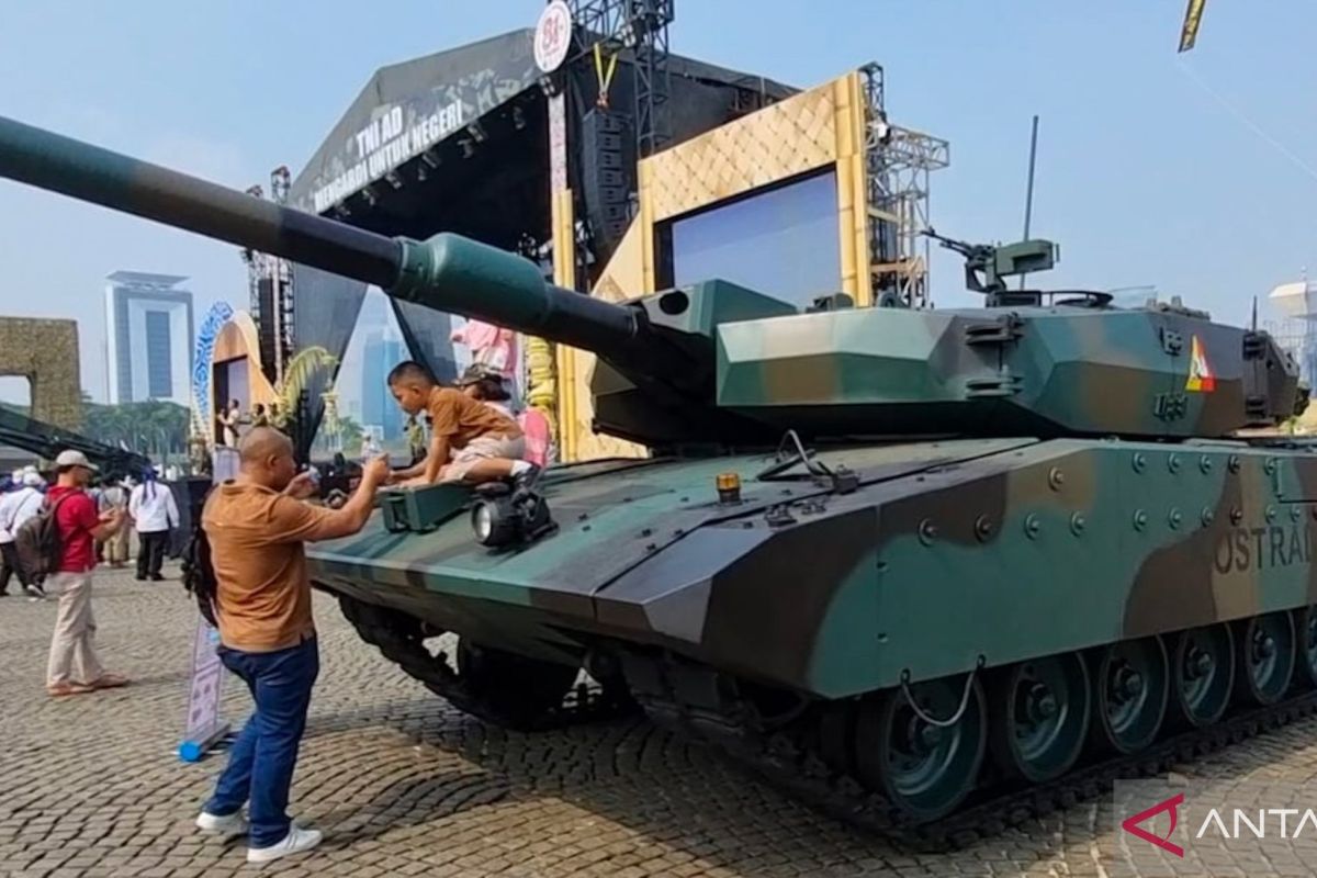 Indonesian Army Showcases Array of Military Hardware at TNI Fair 2026