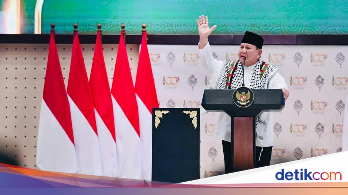 Prabowo Echoes 'Free Palestine' Call During Gontor Islamic Boarding School Centenary