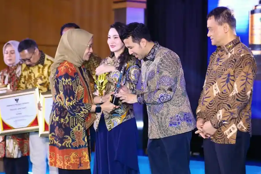 East Java Secures Second Place in 2026 Investment Service Awards, Emil Dardak Drives Further Improvements