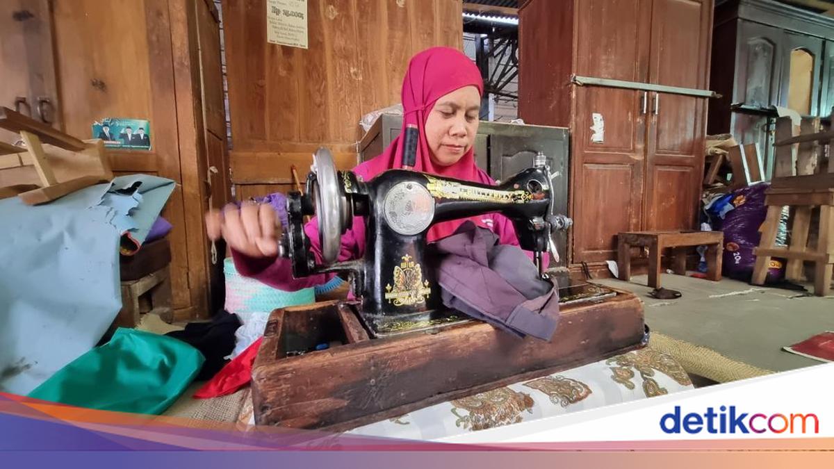 Bantul Market Tailors Struggle as Footfall Declines