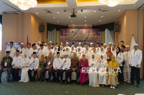 Facing Dualism, IPHI Seeks Path to Reconciliation