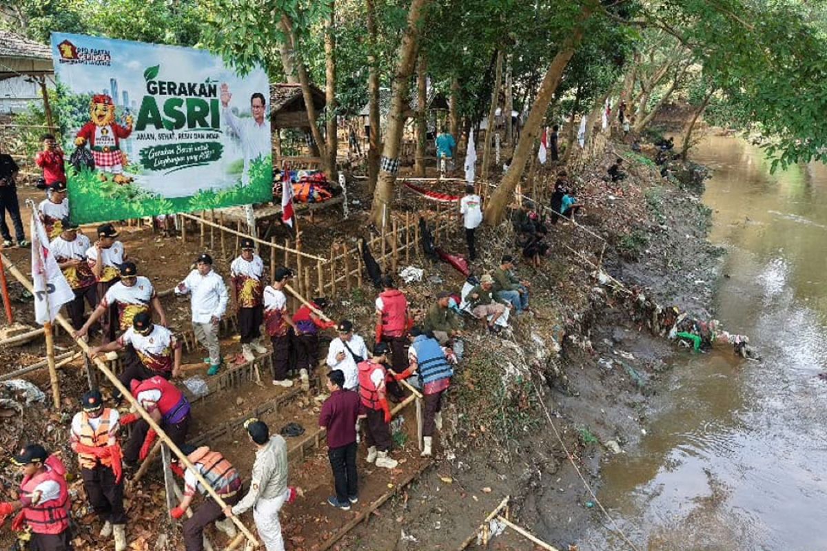 Gerindra Jakarta Promotes Environmental Awareness through Indonesia ASRI Movement