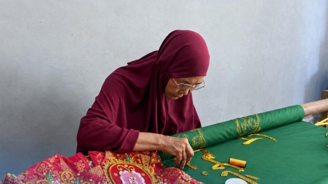 Preserving Aceh's Kasab Embroidery Tradition Alongside BRI Group's Ultra Micro Holding