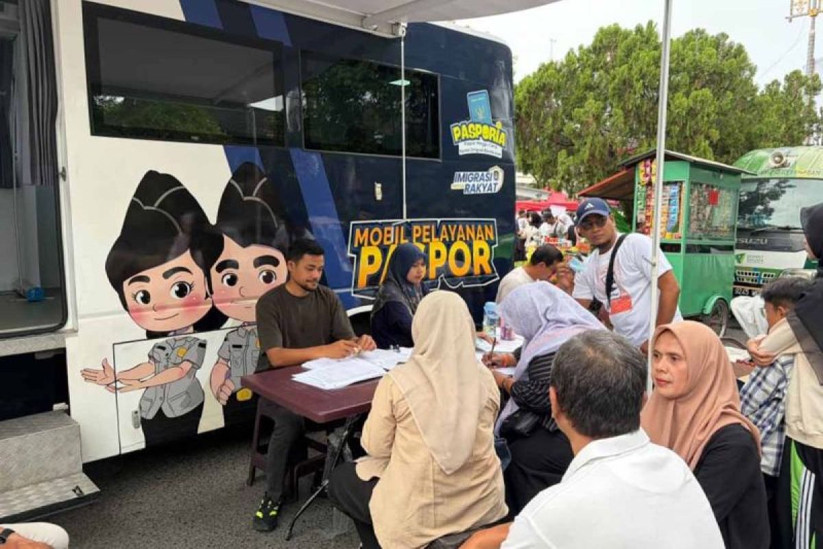 Banda Aceh Immigration processes 23 passport applications through 'Pasporia' programme