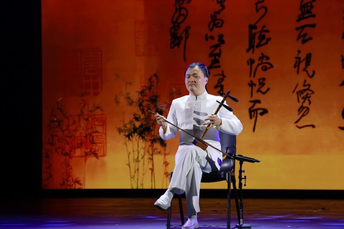 Cultural performance commemorates 35 years of China-Brunei relations