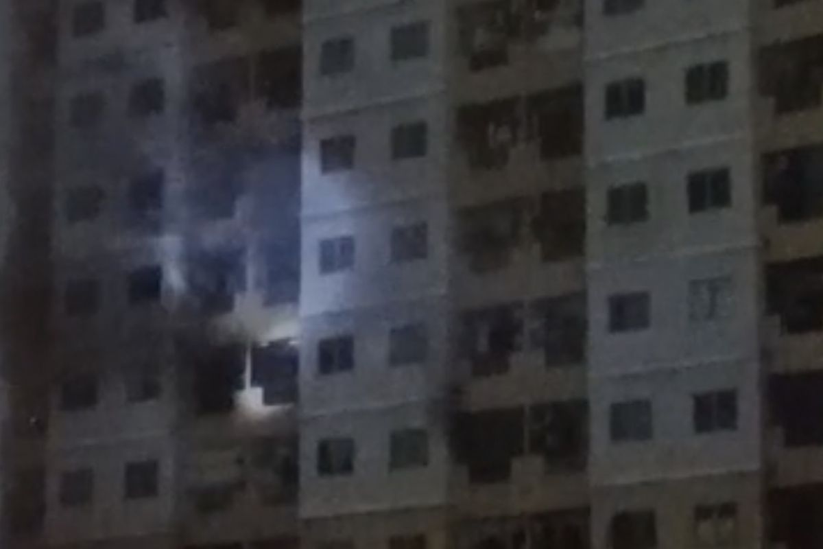 Firefighters Evacuate 53 People from Teluk Intan Apartment Fire