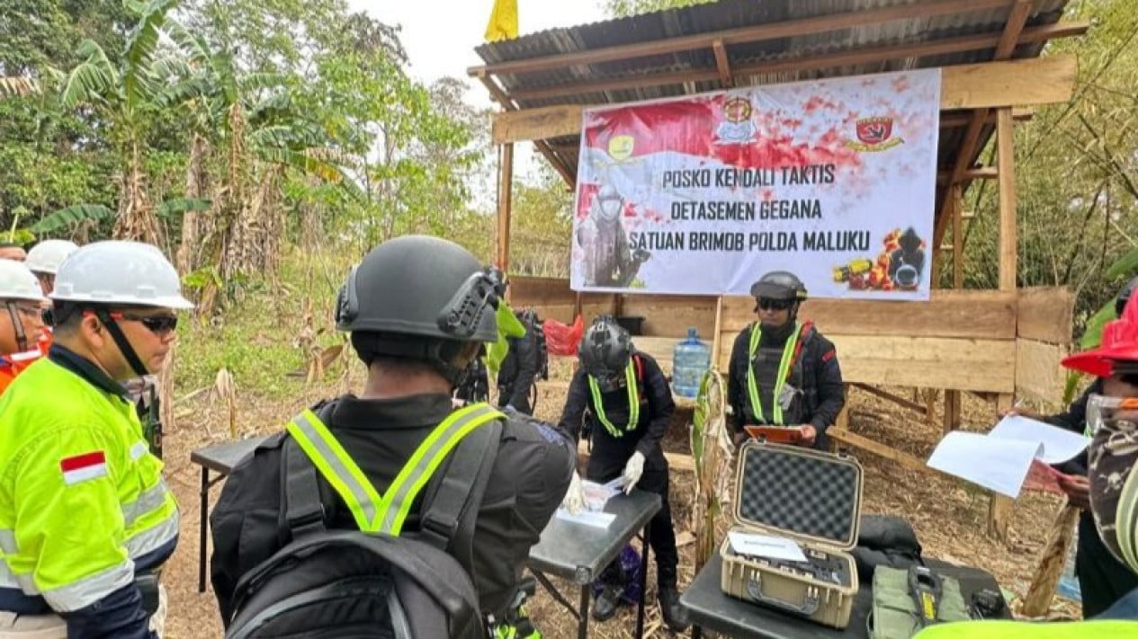 Two Active World War II Bombs Discovered in Maluku, Bomb Squad Deployed