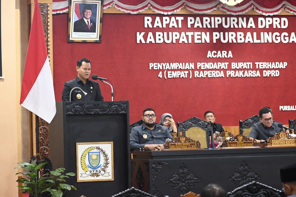 Purbalingga adjusts four draft regional regulations to align with latest laws
