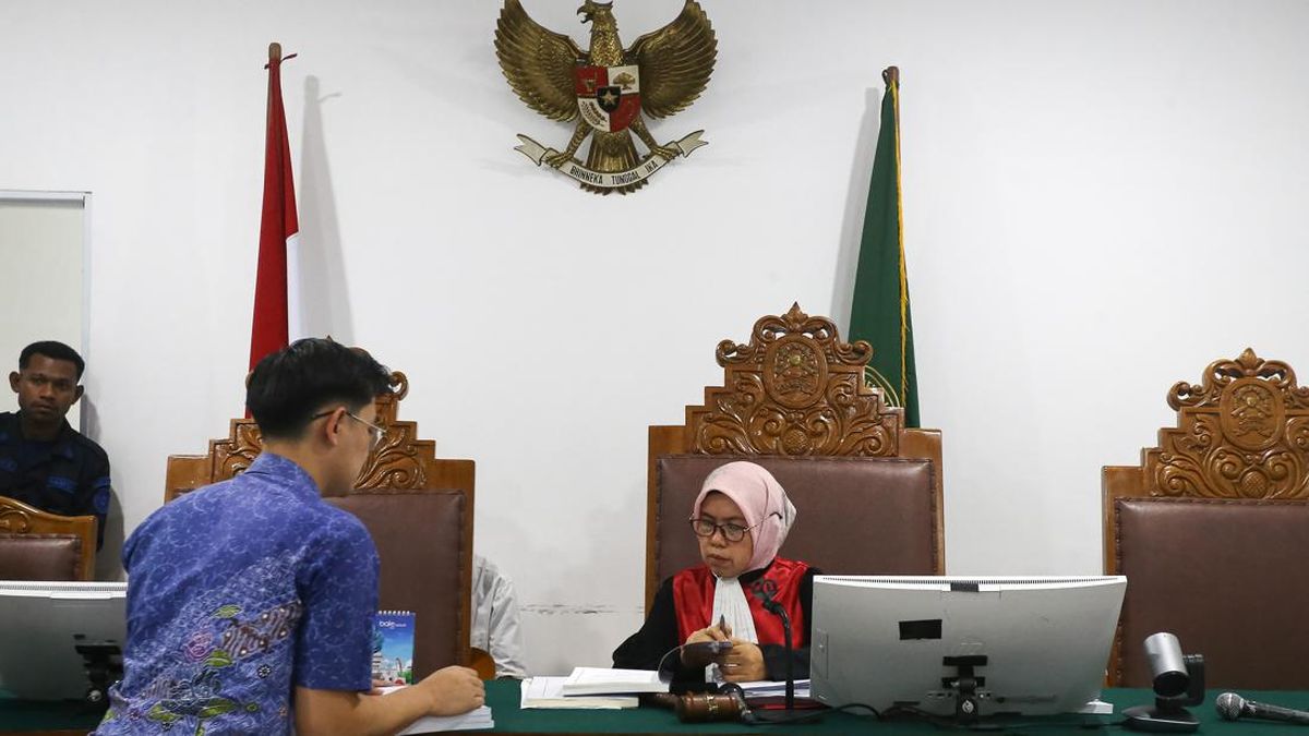 Former Deputy Minister Silmy Karim Files Pre-trial Motion Challenging KPK Coercive Measures