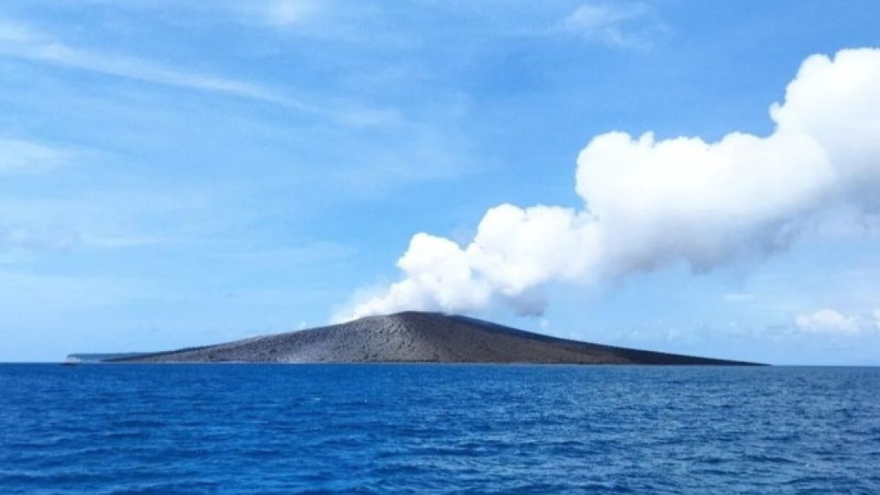 Anak Krakatau Volcano Status Downgraded from Alert to Caution