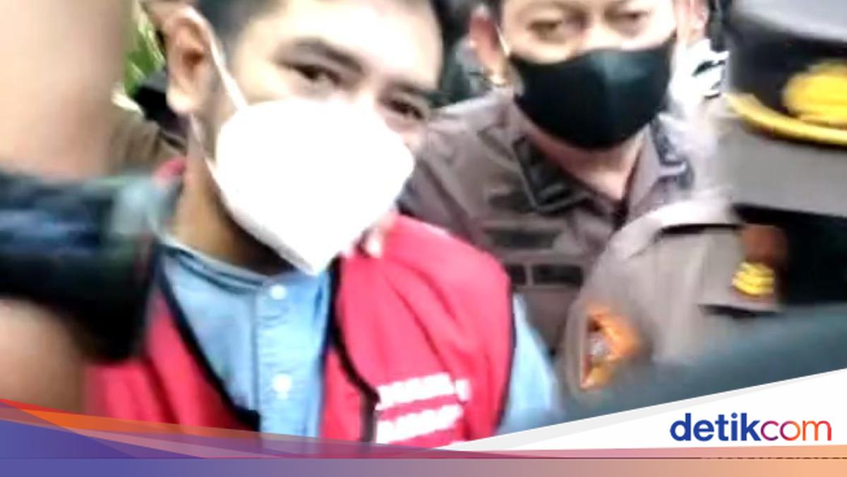 Convicted Sexual Offender Mas Bechi Released on Parole Since August 2025