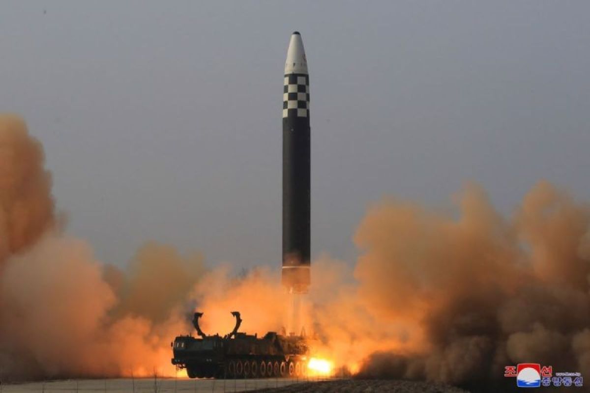 US Ready to Use Nuclear Weapons to Defend Japan and South Korea