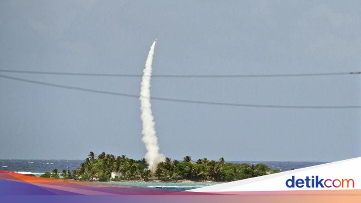 US and UK Conduct First Torpedo Test from Underwater Drone