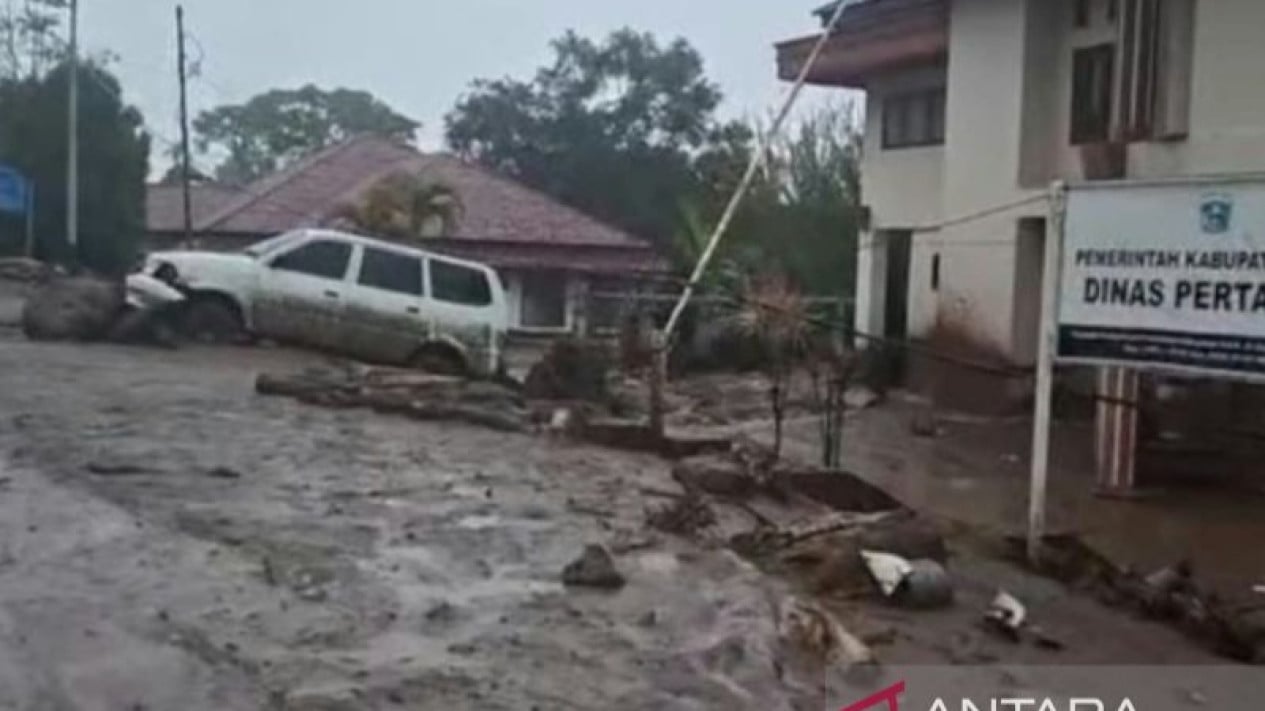 BMKG Reveals Solok Flash Floods Triggered by Continuous Heavy Rain